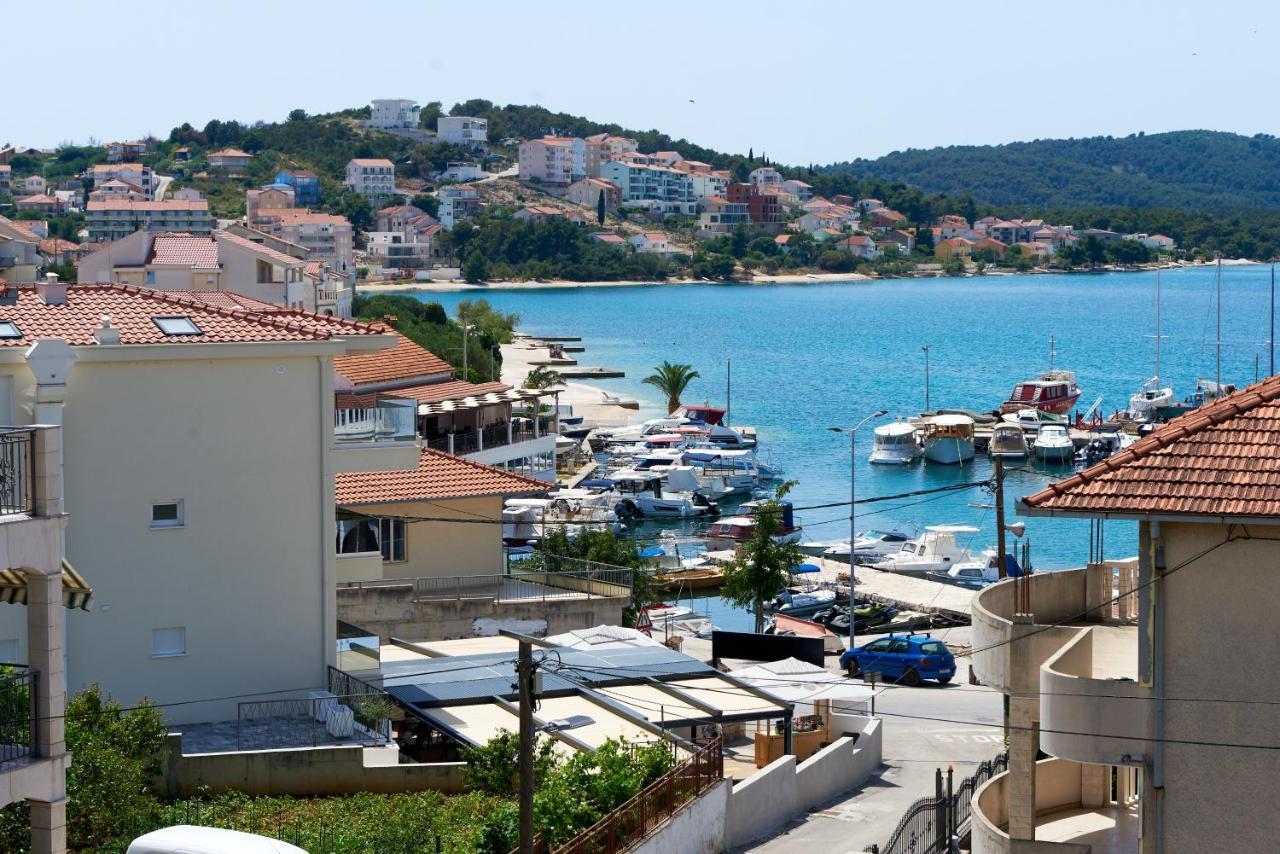 T&T Sea View Apartments Trogir Exteriör bild