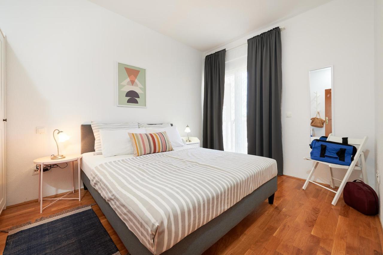 T&T Sea View Apartments Trogir Exteriör bild