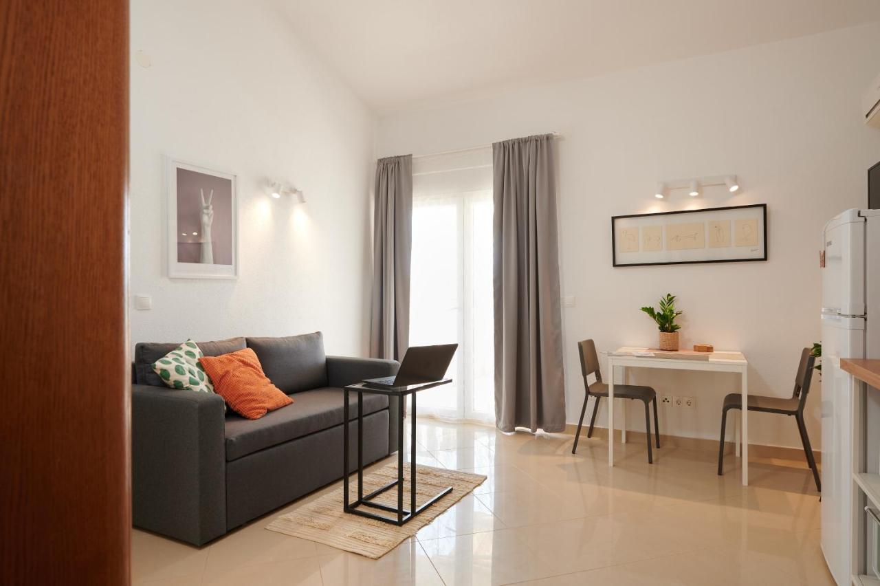 T&T Sea View Apartments Trogir Exteriör bild