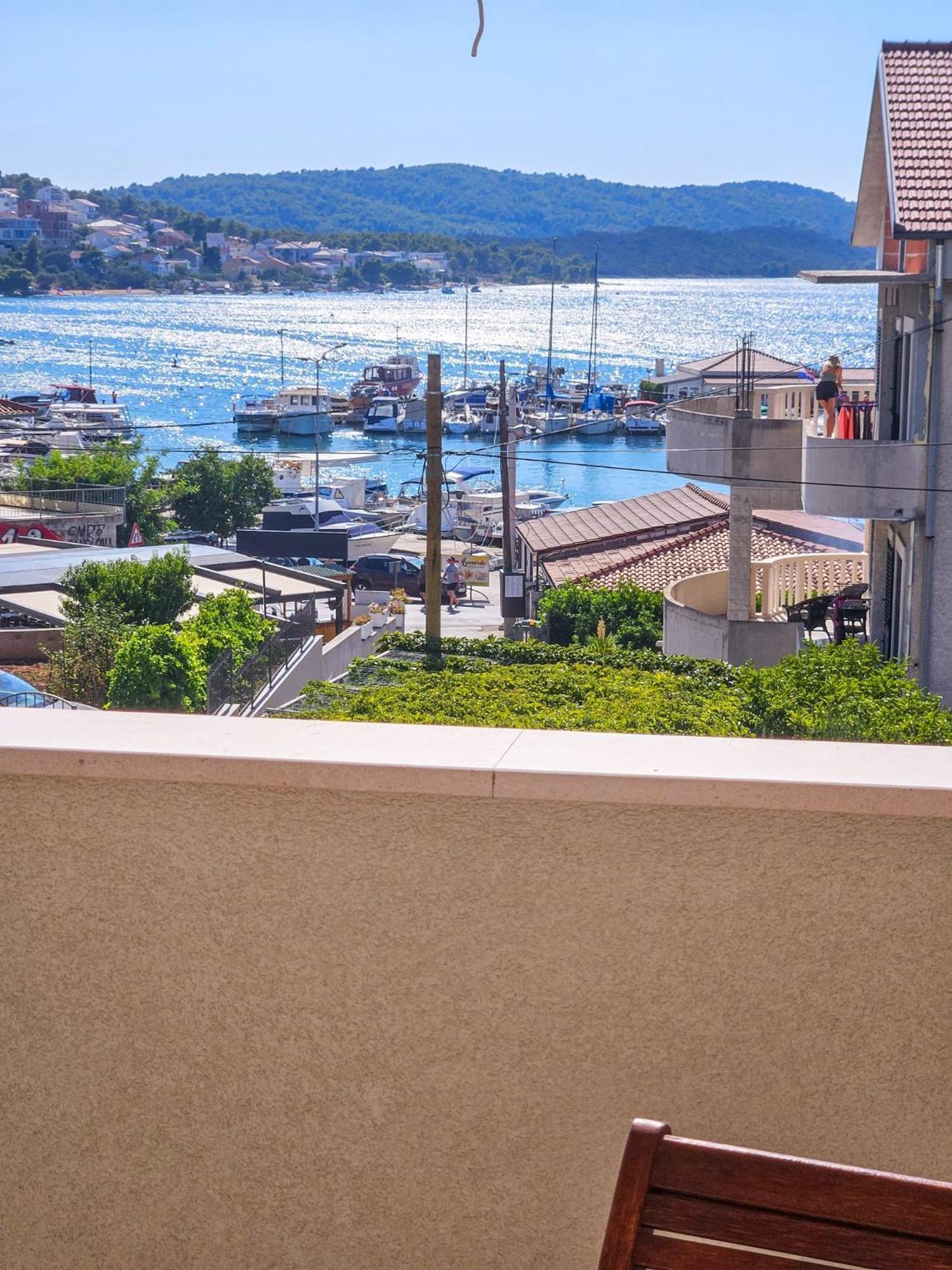 T&T Sea View Apartments Trogir Exteriör bild