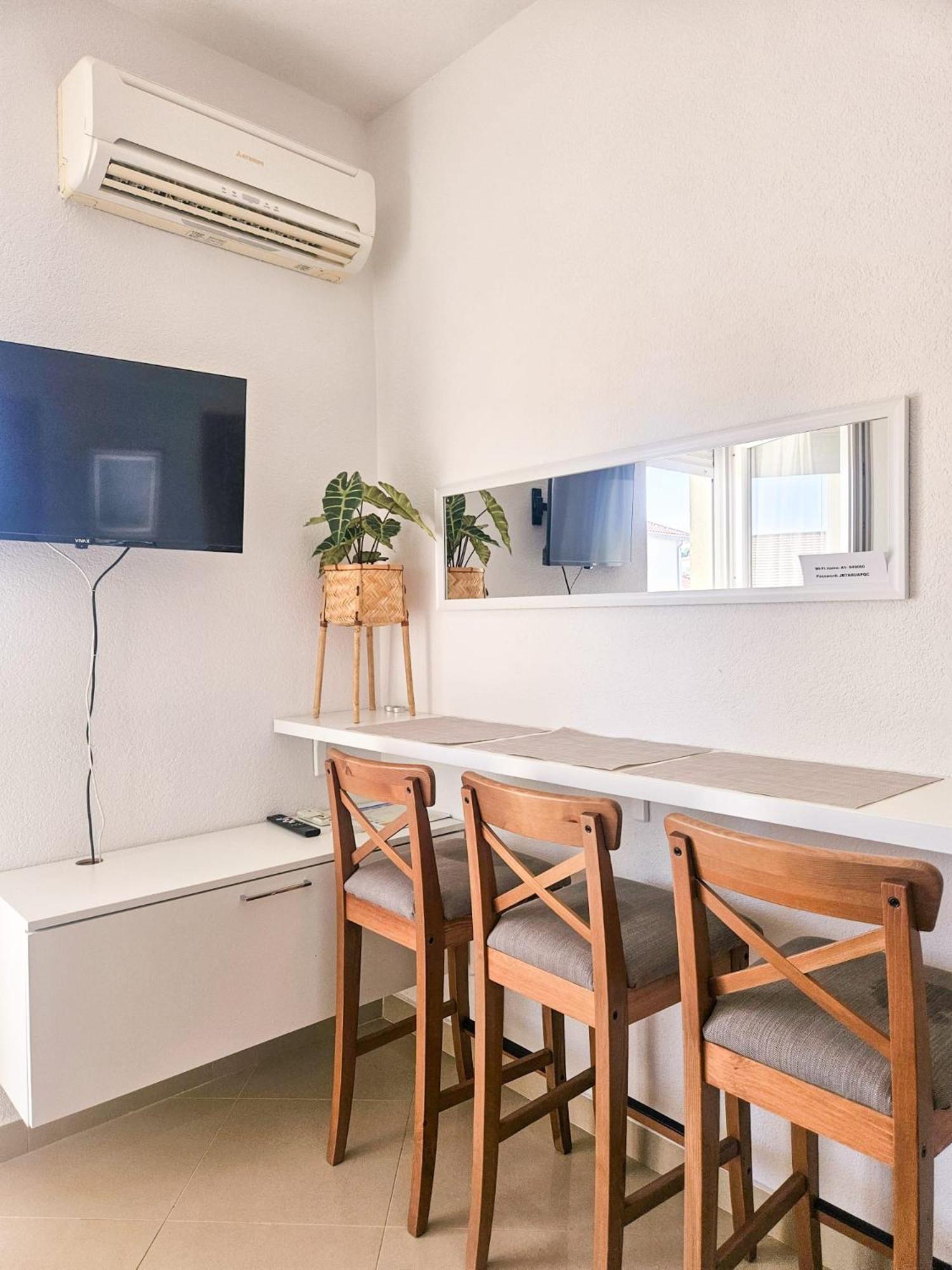 T&T Sea View Apartments Trogir Exteriör bild