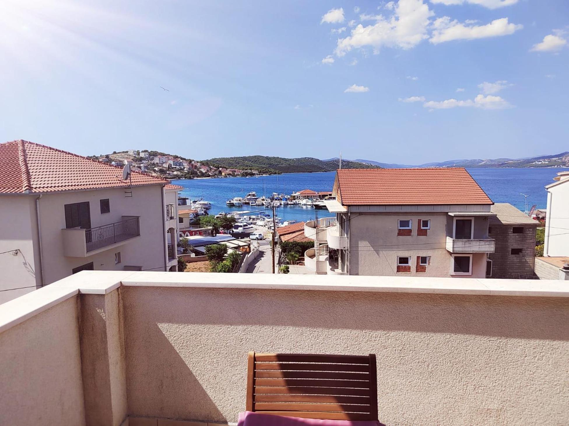 T&T Sea View Apartments Trogir Exteriör bild