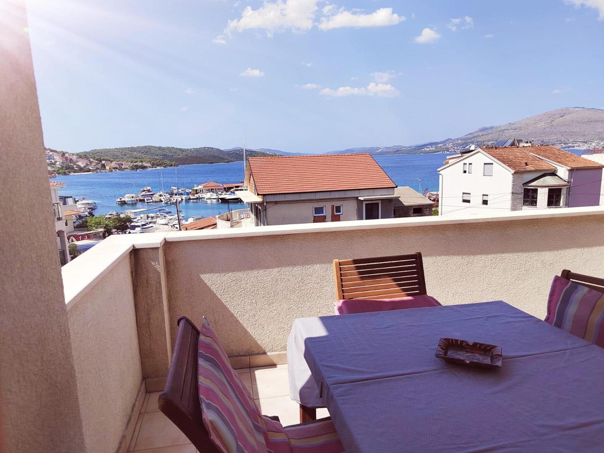 T&T Sea View Apartments Trogir Exteriör bild