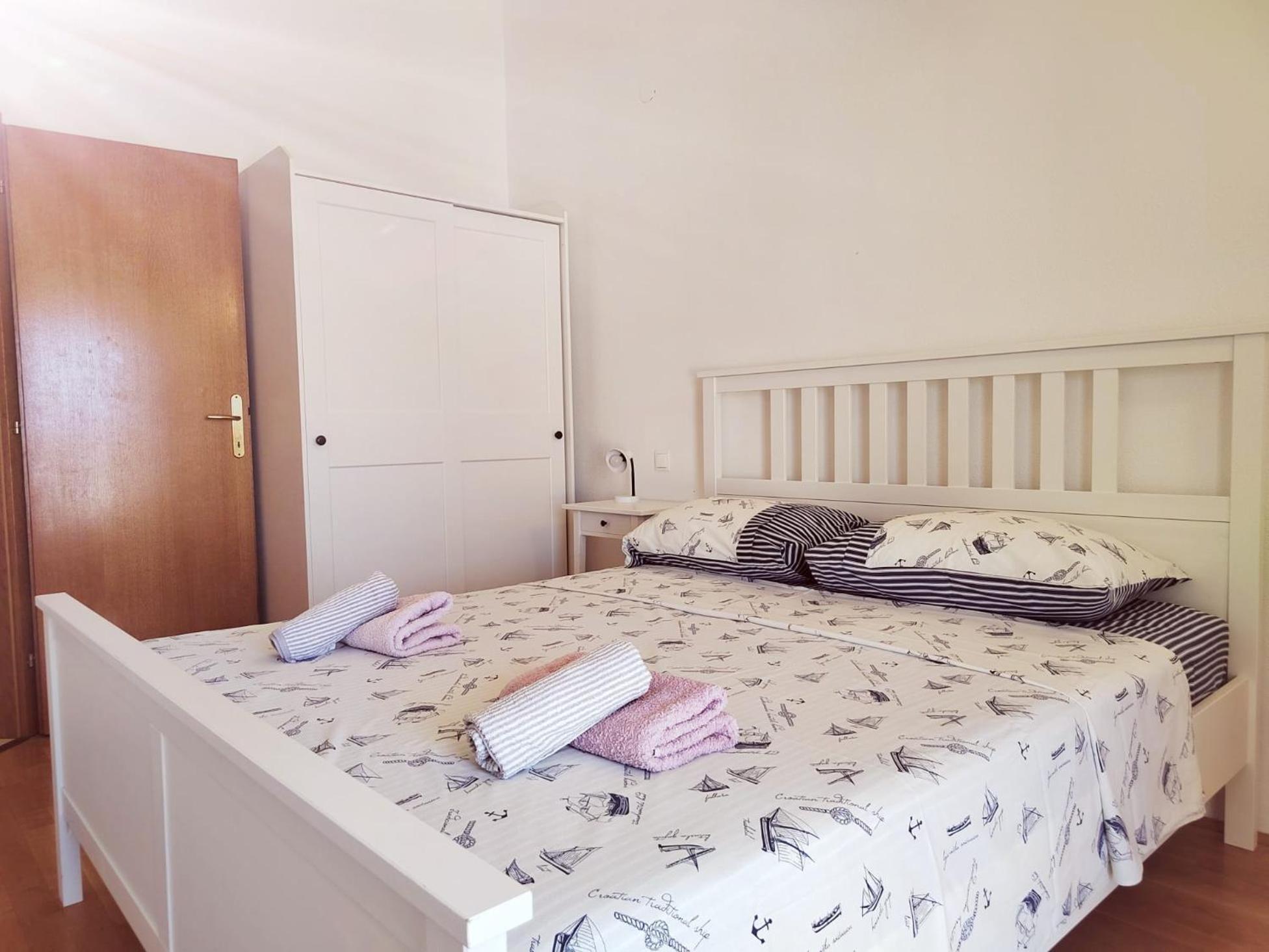 T&T Sea View Apartments Trogir Exteriör bild
