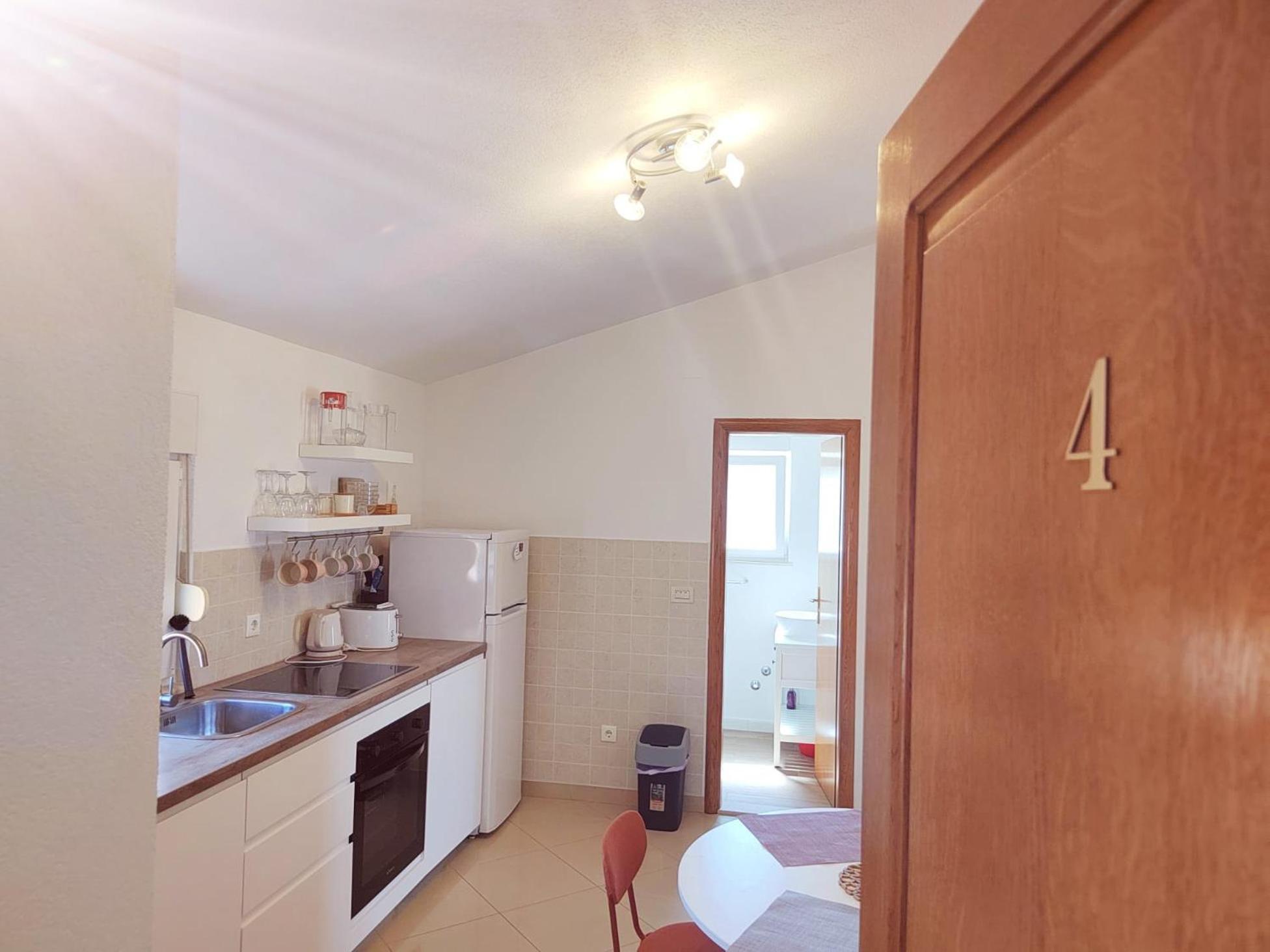 T&T Sea View Apartments Trogir Exteriör bild