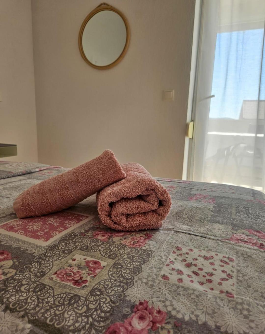 T&T Sea View Apartments Trogir Exteriör bild