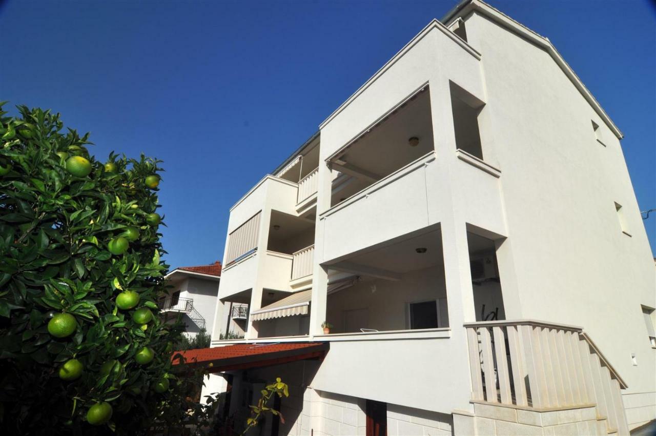 T&T Sea View Apartments Trogir Exteriör bild